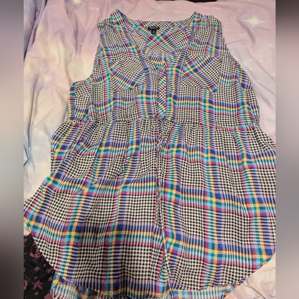 Torrid front tie tunic size 1